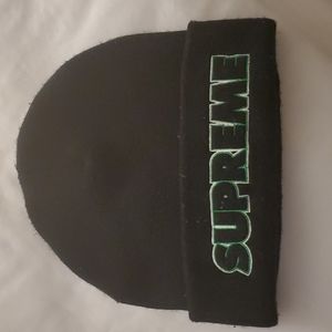 Supreme Outline Beanie